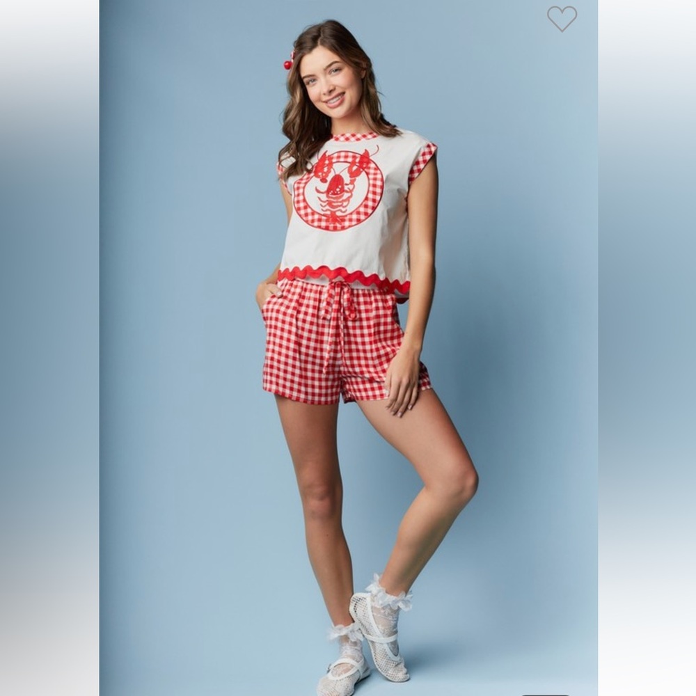 756. Crawfish gingham shorts set red white